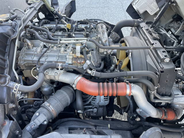 三菱ふそうキャンターアルミバン小型（2t・3t）[写真23]