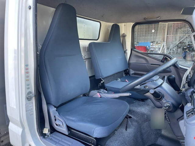 三菱ふそうキャンターアルミバン小型（2t・3t）[写真28]