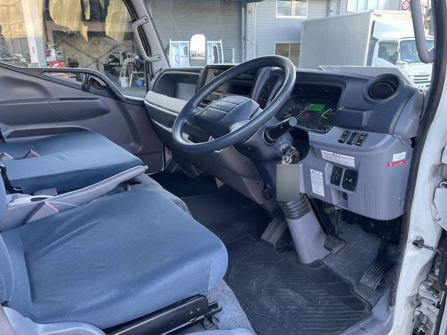 三菱ふそうキャンターアルミバン小型（2t・3t）[写真30]