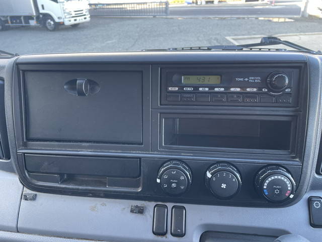 三菱ふそうキャンターアルミバン小型（2t・3t）[写真36]