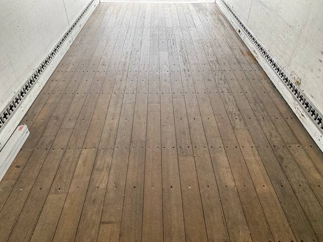 日野レンジャーアルミバン中型（4t）[写真15]