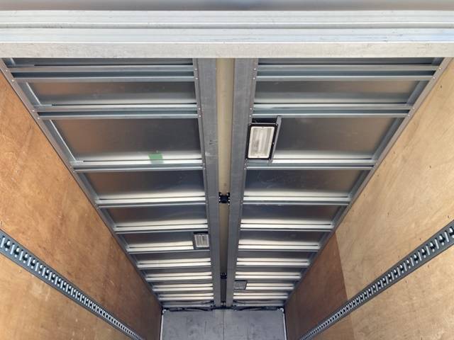 日野レンジャーアルミウイング中型（4t）[写真11]