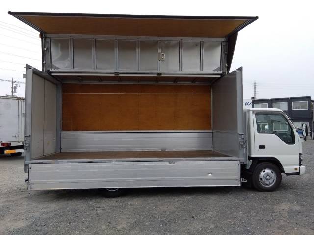 いすゞエルフアルミウイング小型（2t・3t）[写真10]