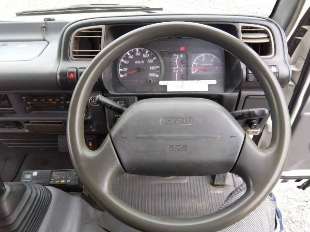 いすゞエルフアルミウイング小型（2t・3t）[写真31]