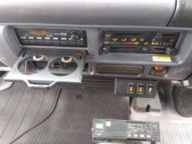 いすゞエルフアルミウイング小型（2t・3t）[写真35]