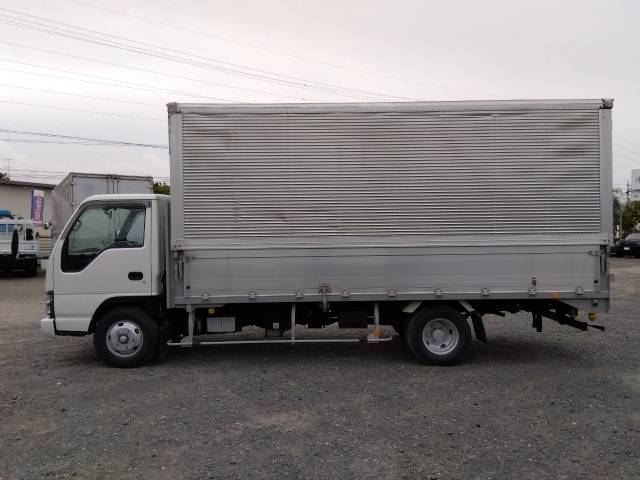 いすゞエルフアルミウイング小型（2t・3t）[写真05]