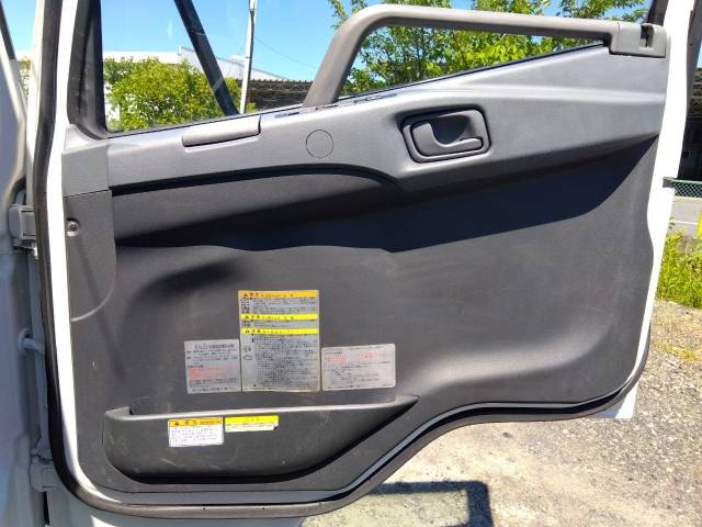 三菱ふそうファイターアルミブロック中型（4t）[写真26]