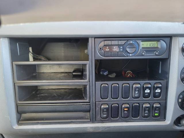 三菱ふそうファイターアルミブロック中型（4t）[写真36]