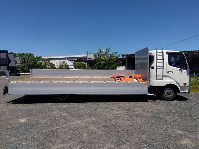 三菱ふそうファイターアルミブロック中型（4t）[写真08]