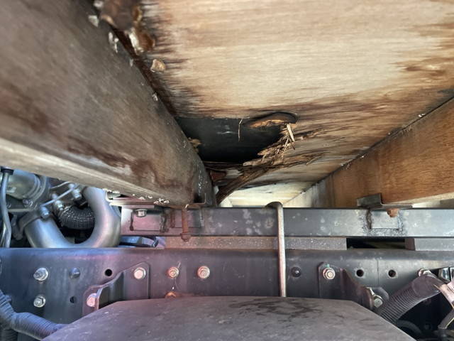 三菱ふそうキャンター平ボディ小型（2t・3t）[写真15]