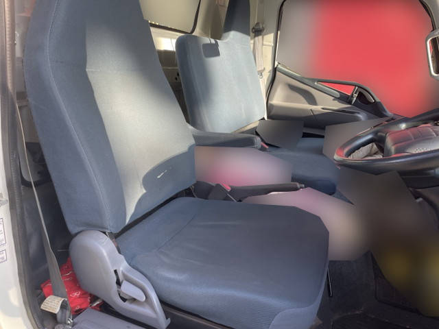 三菱ふそうキャンター平ボディ小型（2t・3t）[写真23]