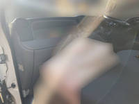 三菱ふそうキャンター平ボディ小型（2t・3t）[写真24]