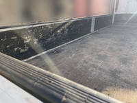 三菱ふそうキャンター平ボディ小型（2t・3t）[写真09]