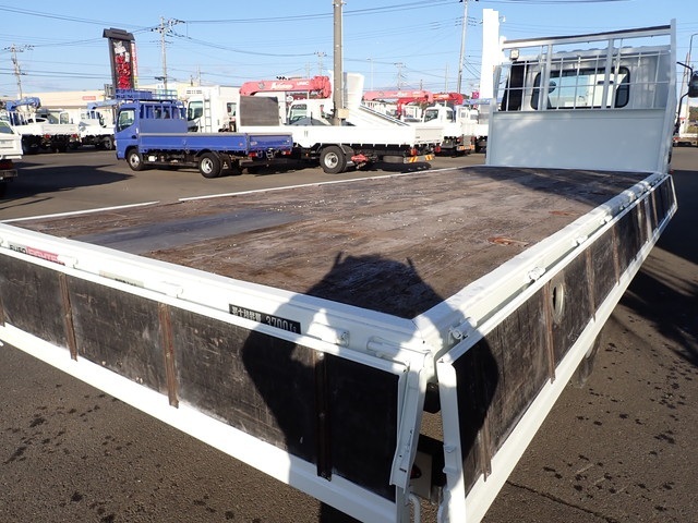 三菱ふそうファイター平ボディ中型（4t）[写真13]