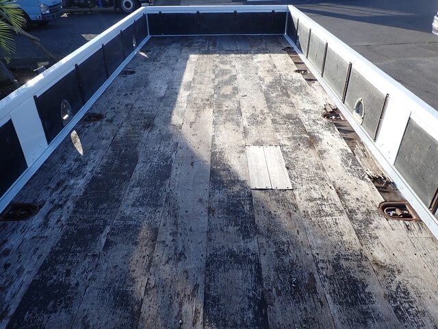 三菱ふそうファイター平ボディ中型（4t）[写真14]