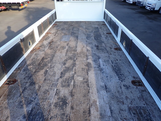 三菱ふそうファイター平ボディ中型（4t）[写真15]