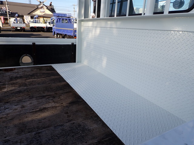 三菱ふそうファイター平ボディ中型（4t）[写真09]