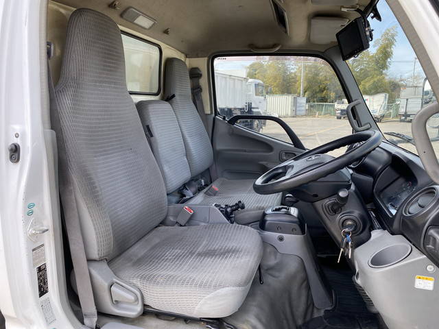 日野デュトロ冷凍車（冷蔵車）小型（2t・3t）[写真27]