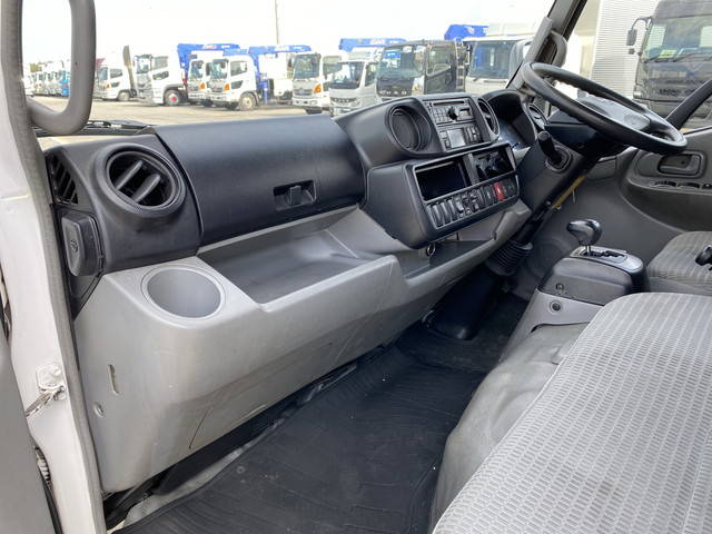 日野デュトロ冷凍車（冷蔵車）小型（2t・3t）[写真28]