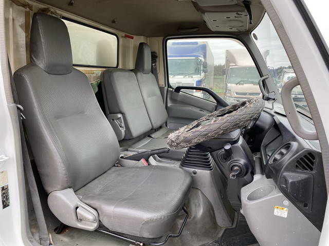 日野デュトロアルミバン小型（2t・3t）[写真33]