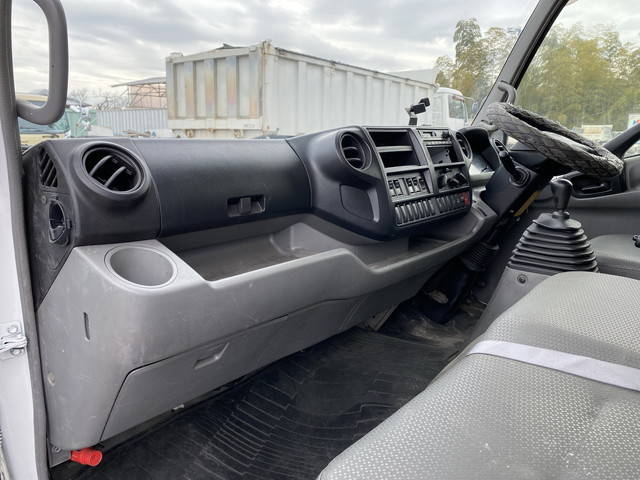 日野デュトロアルミバン小型（2t・3t）[写真35]