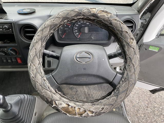 日野デュトロアルミバン小型（2t・3t）[写真37]