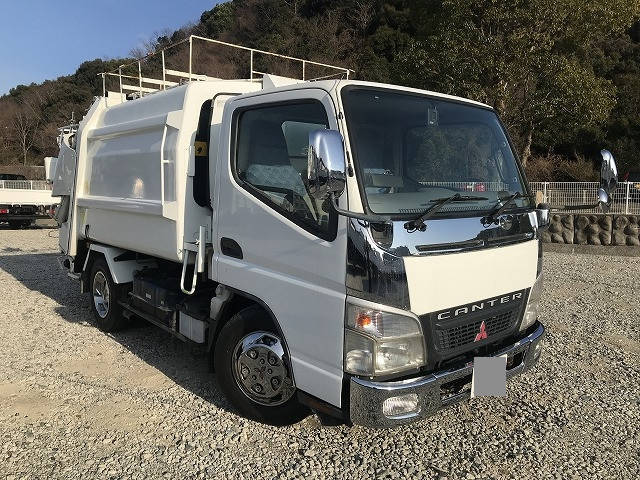 三菱ふそうキャンターパッカー車（塵芥車）小型（2t・3t）[写真01]