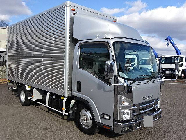 いすゞエルフアルミバン小型（2t・3t）[写真01]