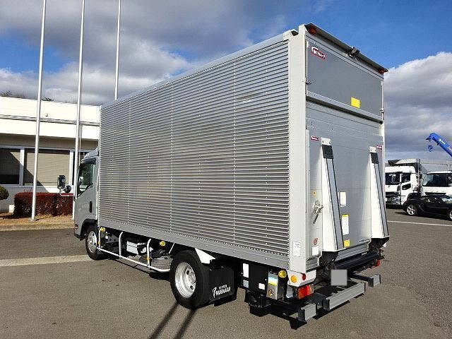 いすゞエルフアルミバン小型（2t・3t）[写真02]