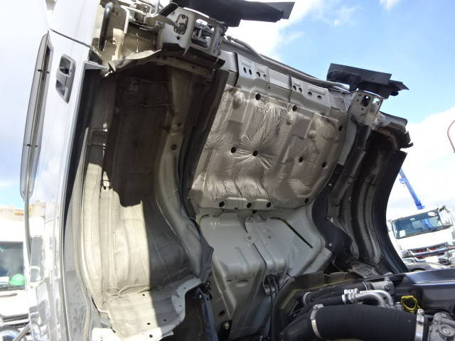 いすゞエルフアルミバン小型（2t・3t）[写真20]