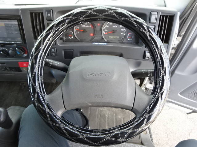 いすゞエルフアルミバン小型（2t・3t）[写真30]