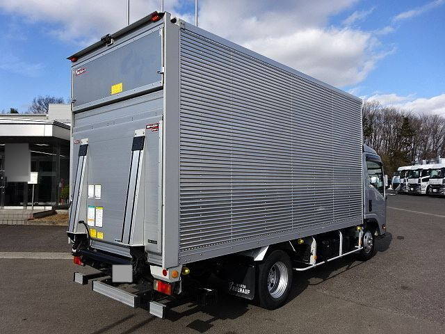 いすゞエルフアルミバン小型（2t・3t）[写真04]