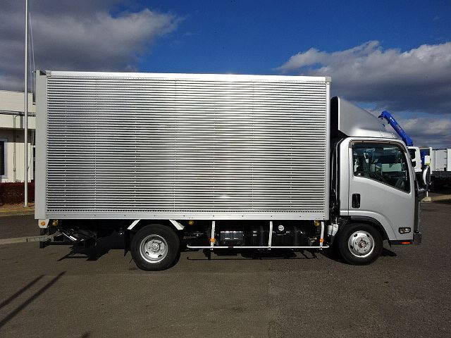 いすゞエルフアルミバン小型（2t・3t）[写真05]