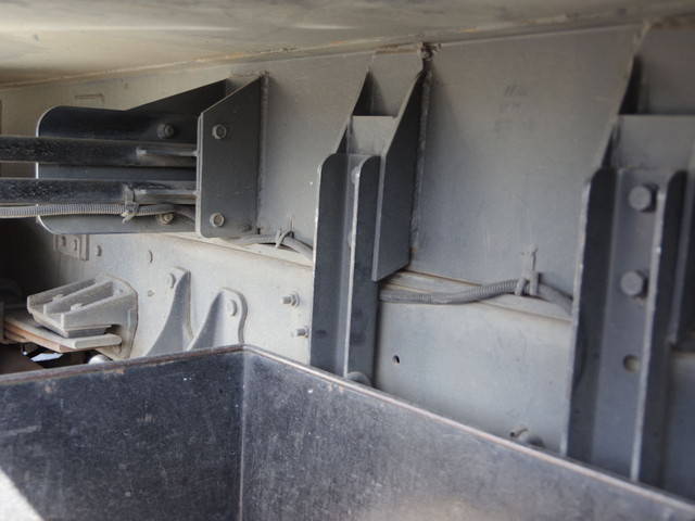 UDトラックスコンドルパッカー車（塵芥車）中型（4t）[写真11]