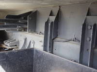 UDトラックスコンドルパッカー車（塵芥車）中型（4t）[写真11]