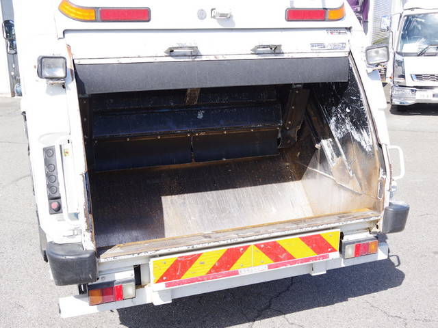 UDトラックスコンドルパッカー車（塵芥車）中型（4t）[写真14]