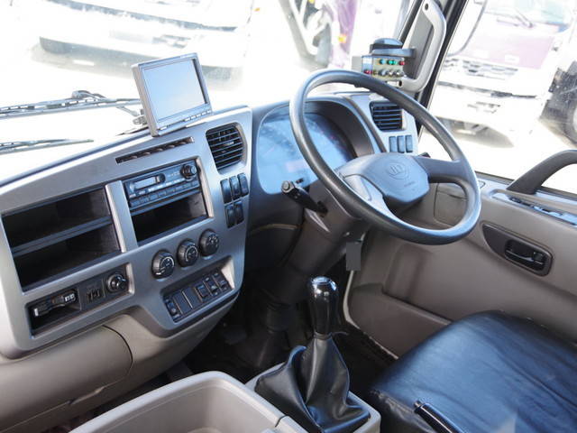 UDトラックスコンドルパッカー車（塵芥車）中型（4t）[写真33]