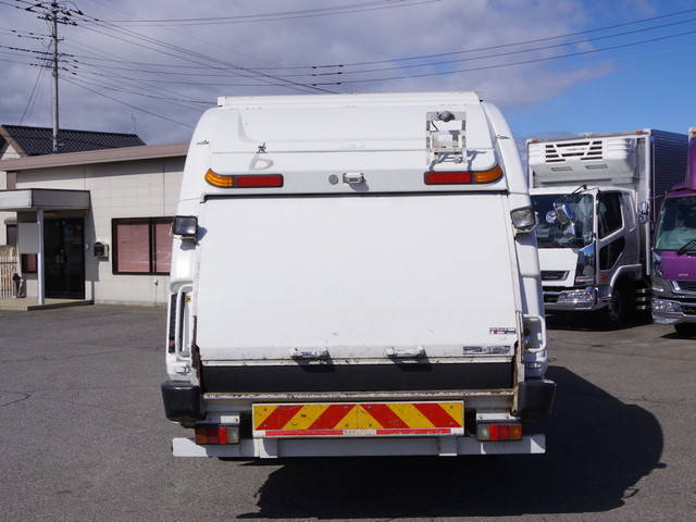 UDトラックスコンドルパッカー車（塵芥車）中型（4t）[写真08]