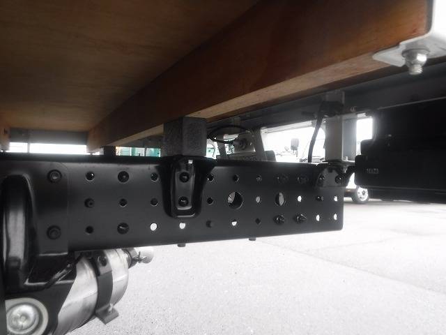 三菱ふそうキャンター平ボディ小型（2t・3t）[写真17]