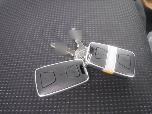 三菱ふそうキャンター平ボディ小型（2t・3t）[写真19]