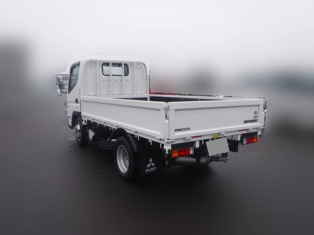 三菱ふそうキャンター平ボディ小型（2t・3t）[写真02]
