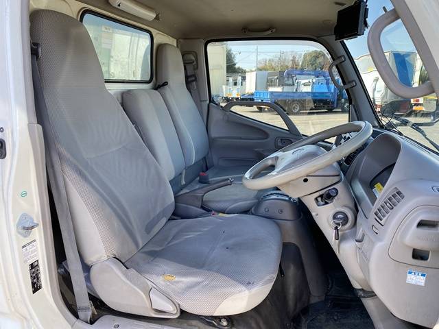 トヨタトヨエースパネルバン小型（2t・3t）[写真34]