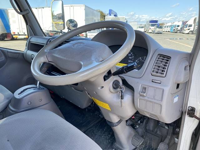 トヨタトヨエースパネルバン小型（2t・3t）[写真35]