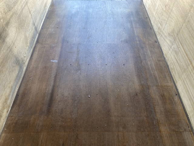 日産アトラスパネルバン小型（2t・3t）[写真14]