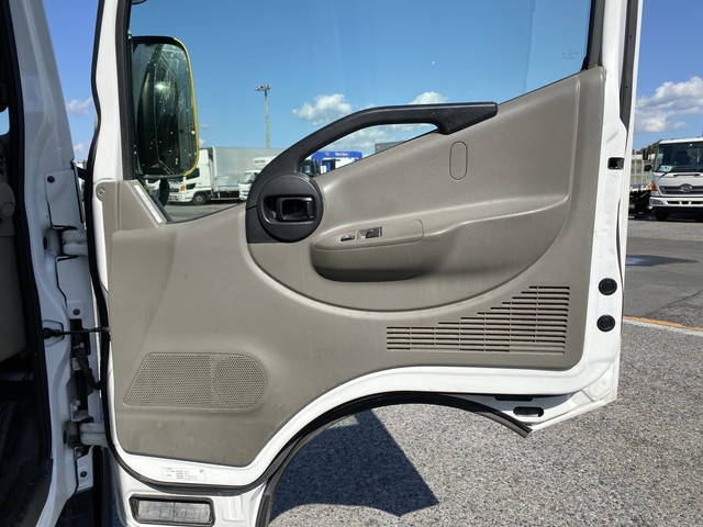 日産アトラスパネルバン小型（2t・3t）[写真25]