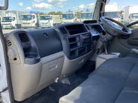 日産アトラスパネルバン小型（2t・3t）[写真28]