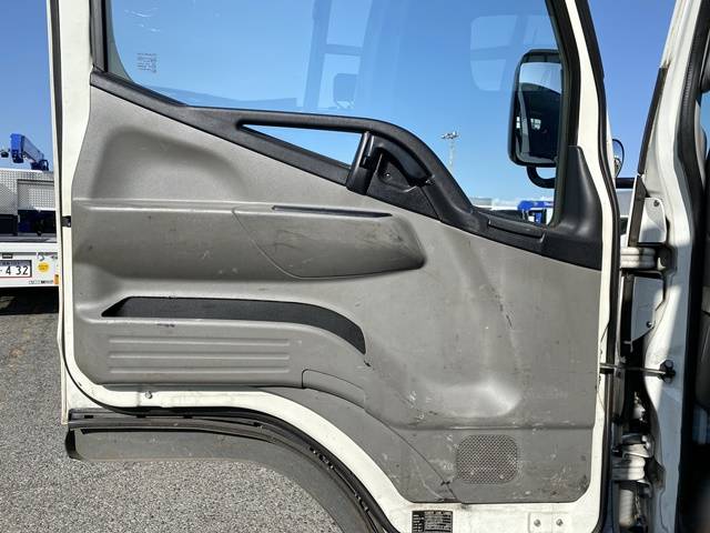 三菱ふそうキャンターセーフティローダー小型（2t・3t）[写真30]