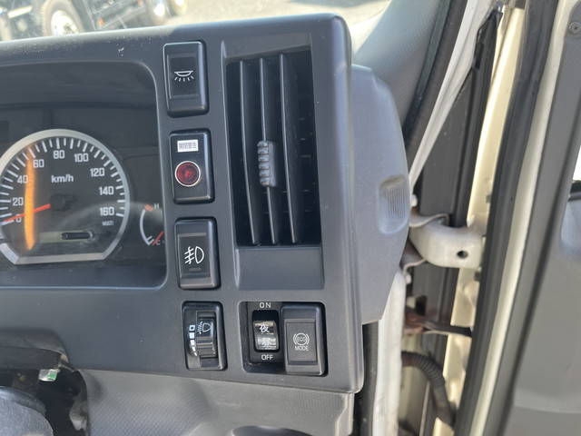 いすゞエルフアルミウイング小型（2t・3t）[写真31]