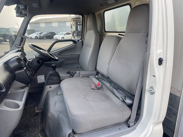 日野デュトロ冷凍車（冷蔵車）小型（2t・3t）[写真30]