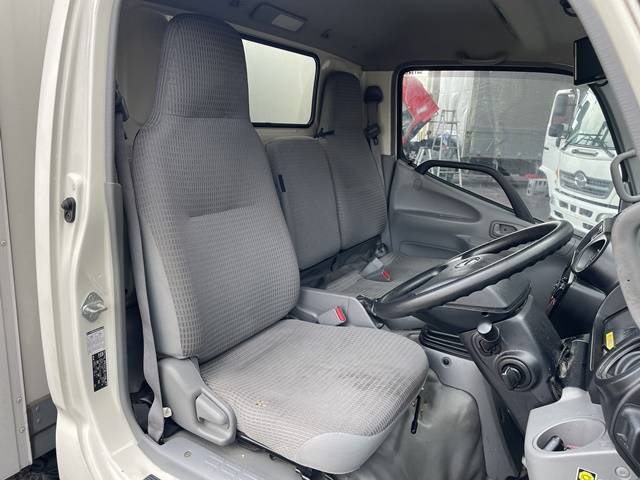 日野デュトロ冷凍車（冷蔵車）小型（2t・3t）[写真31]